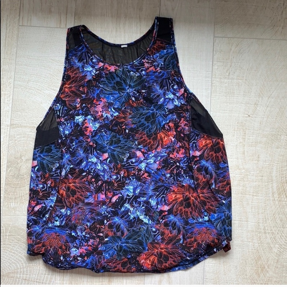 Lululemon sculpt tank fun print!